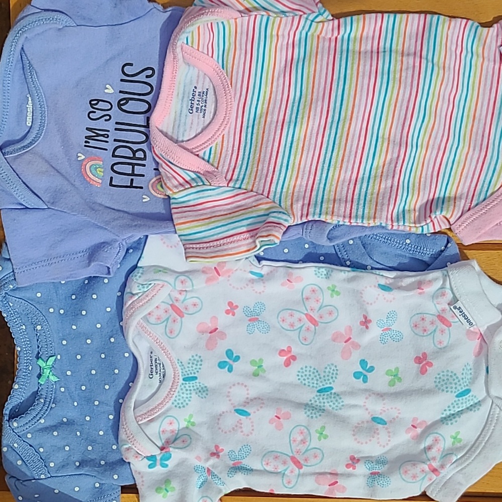 (4) Bodysuits Newborn - Picture 3 of 7